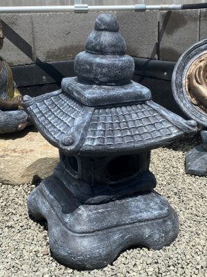 Japán kő pagoda egyszintes